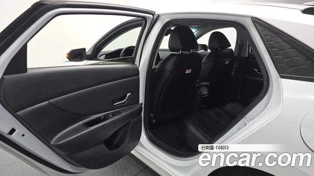 Hyundai Avante CN7 — Фото автомобиля 16