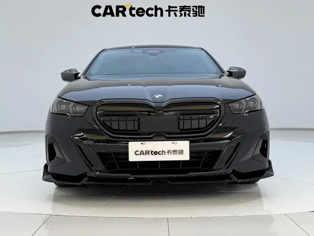 BMW BMW 5 Series 2024 525Li M Sport Package — Фото автомобиля 3