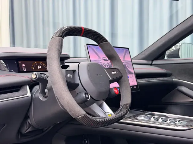 Xiaomi SU7 Ultra — Фото автомобиля 10