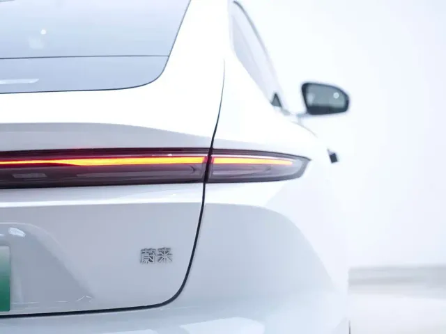 Nio ET5 — Фото автомобиля 13