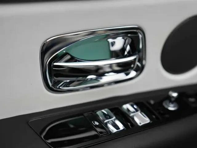 Rolls-Royce Cullinan — Фото автомобиля 15