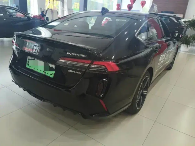 Honda Inspire Hybrid — Фото автомобиля 2
