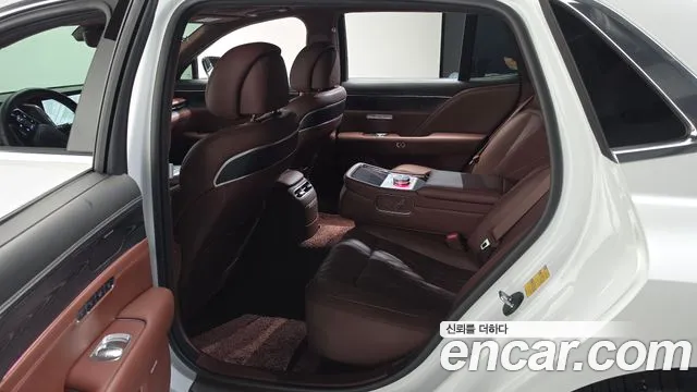 Genesis G90 Бензин 3.5 турбо AWD — Фото автомобиля 10