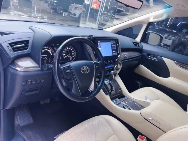 Toyota Vellfire — Фото автомобиля 4