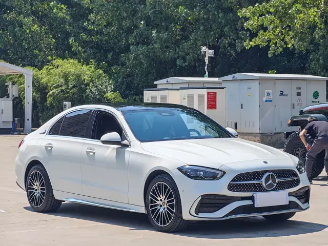 Mercedes-Benz C-Class — Фото автомобиля 2