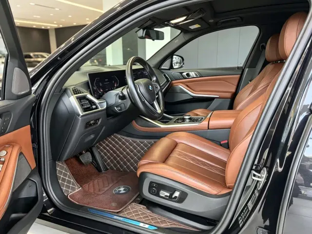 BMW X7 — Фото автомобиля 2