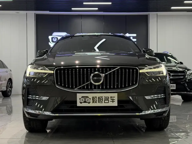 Volvo XC60 — Фото автомобиля 2