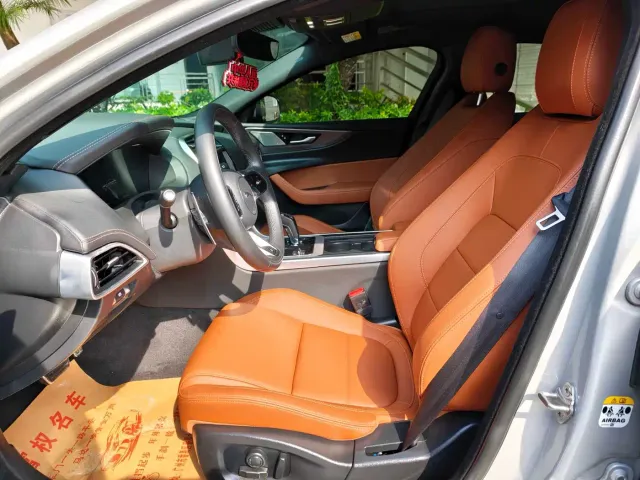 Jaguar XEL — Фото автомобиля 6