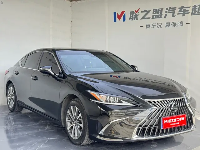 Lexus ES — Фото автомобиля 3