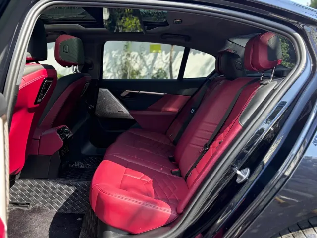 BMW 5 Series — Фото автомобиля 12