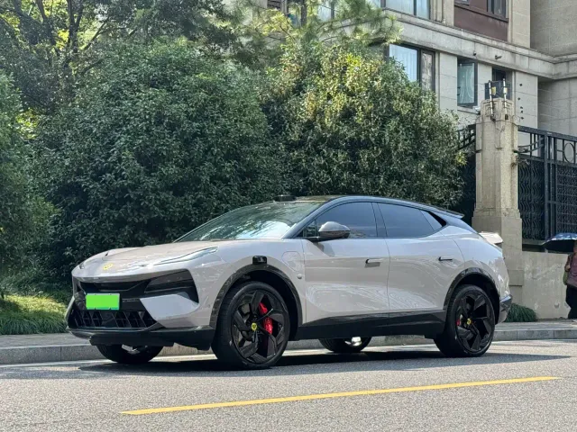 Lotus Eletre — Фото автомобиля 2