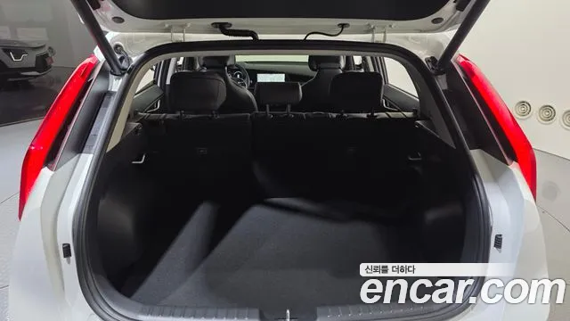 Kia Niro The All New — Фото автомобиля 24
