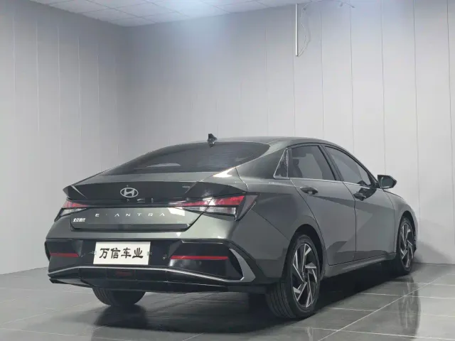 Hyundai Elantra — Фото автомобиля 4