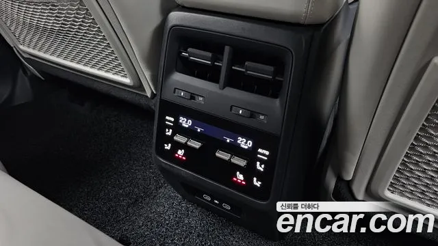 Porsche Macan Electric — Фото автомобиля 19