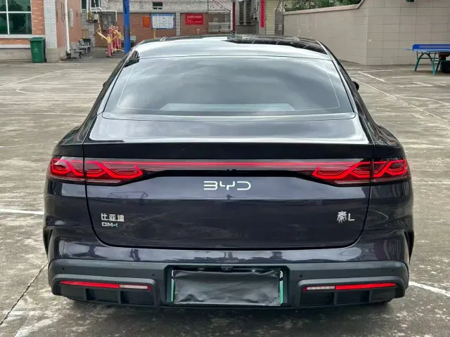 BYD Qin L — Фото автомобиля 8