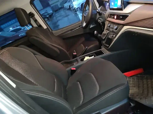 JAC Refine M3 — Фото автомобиля 24