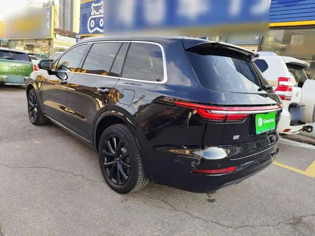 Li Auto ONE — Фото автомобиля 4