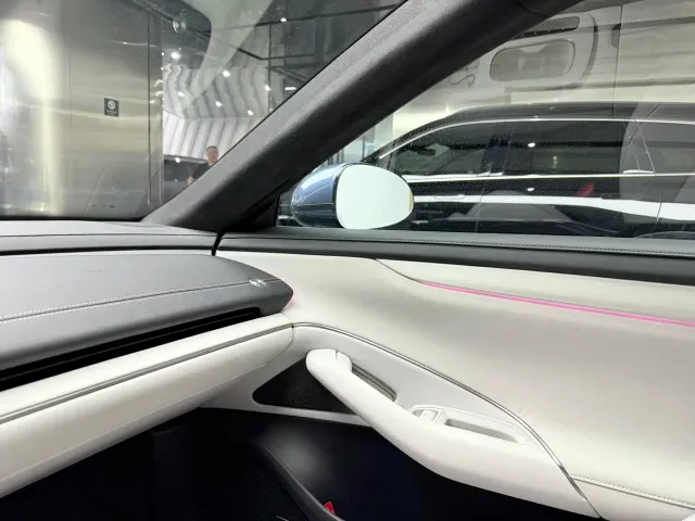 Xiaomi SU7 — Фото автомобиля 9