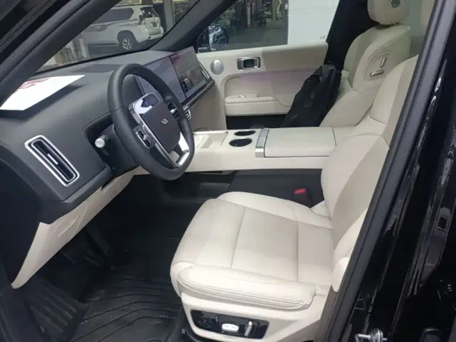 Li Auto L7 — Фото автомобиля 14