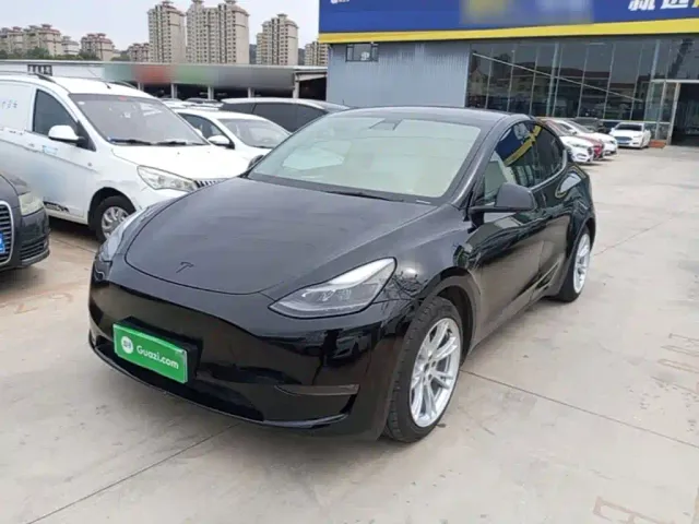Фотография автомобиля — Tesla Model Y