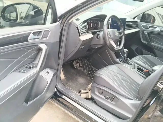 Volkswagen Tiguan L — Фото автомобиля 15