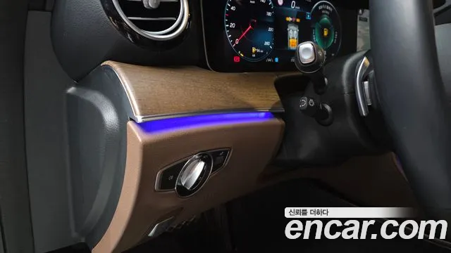 Mercedes-Benz E-Class W213 — Фото автомобиля 24