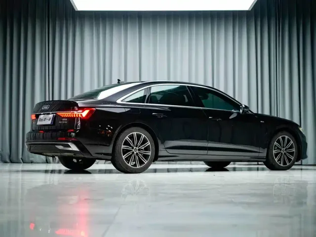 Audi A6L — Фото автомобиля 10