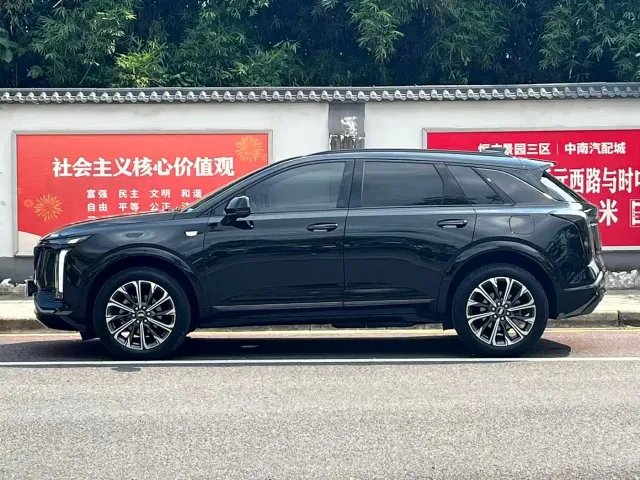 Cadillac XT5 — Фото автомобиля 3