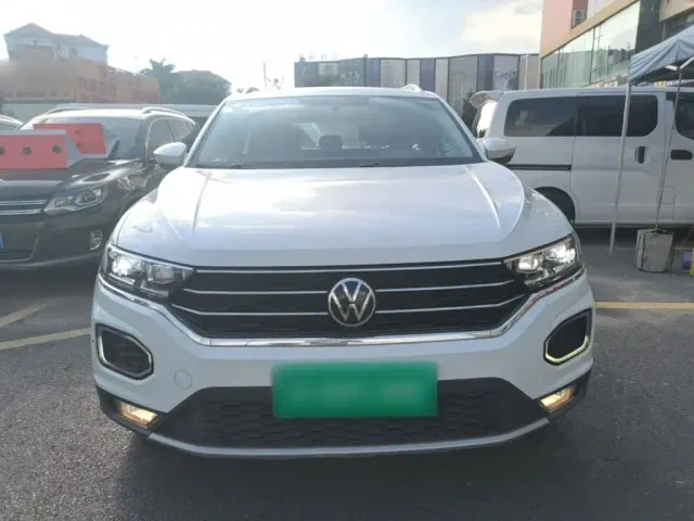 Volkswagen T-Roc — Фото автомобиля 2