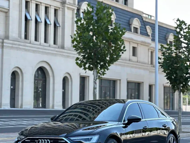Фотография автомобиля — Audi A6L