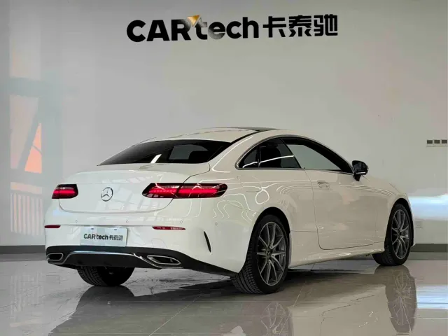 Mercedes-Benz E-Class — Фото автомобиля 4