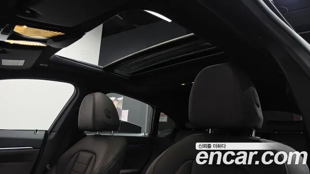 BMW i4 — Фото автомобиля 13