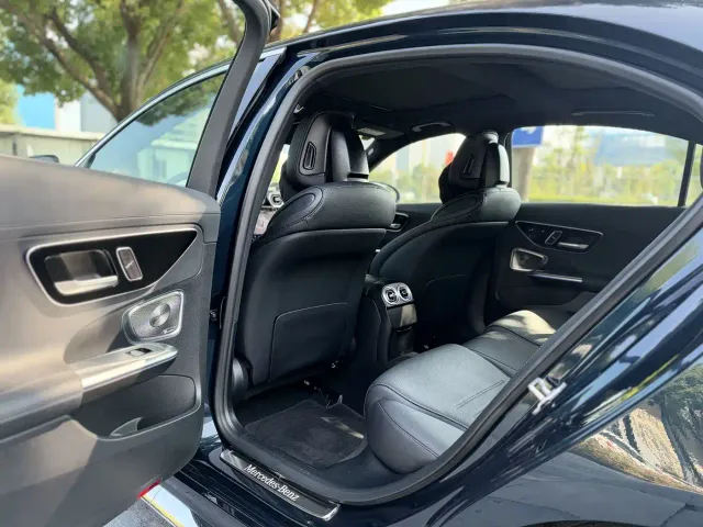 Mercedes-Benz C-Class — Фото автомобиля 12