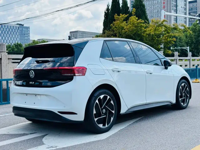 Volkswagen ID.3 — Фото автомобиля 6