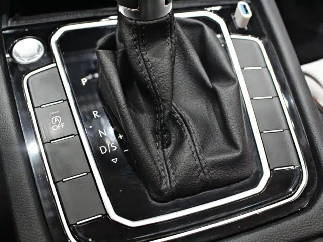 Volkswagen Magotan 2024 2 Million Units Public Sharing Edition 330TSI DSG Luxury — Фото автомобиля 8