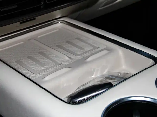 Li Auto MEGA — Фото автомобиля 22