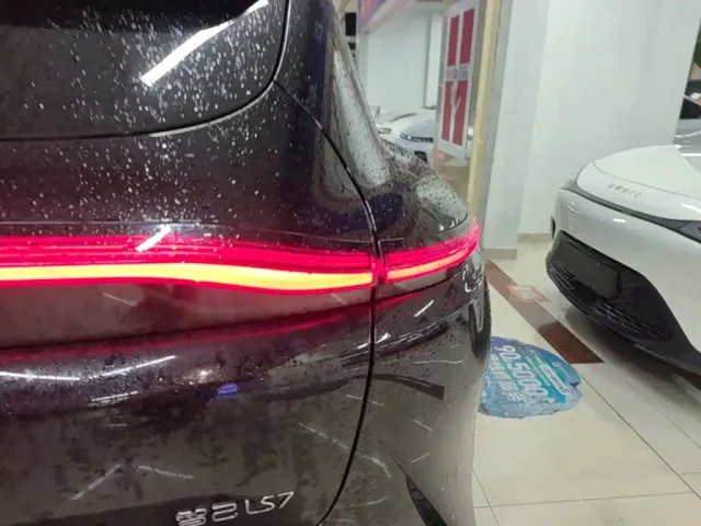 IM Motors IM LS7 — Фото автомобиля 7