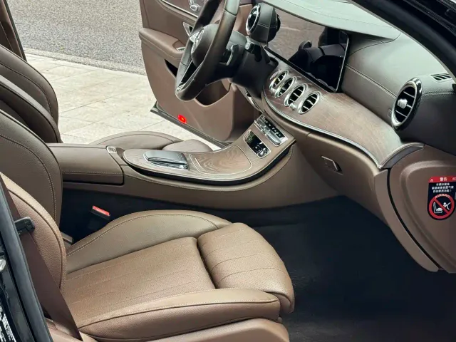 Mercedes-Benz Mercedes-Benz E-Class 2021 E 300 L Fashion — Фото автомобиля 19