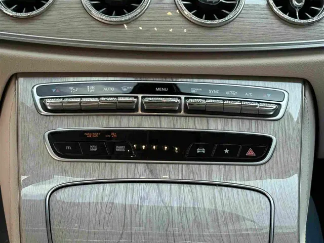 Mercedes-Benz E-Class — Фото автомобиля 8