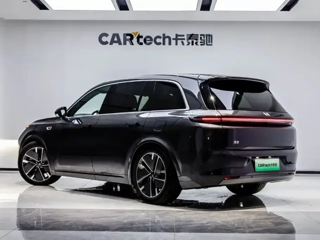 Li Auto L8 — Фото автомобиля 5