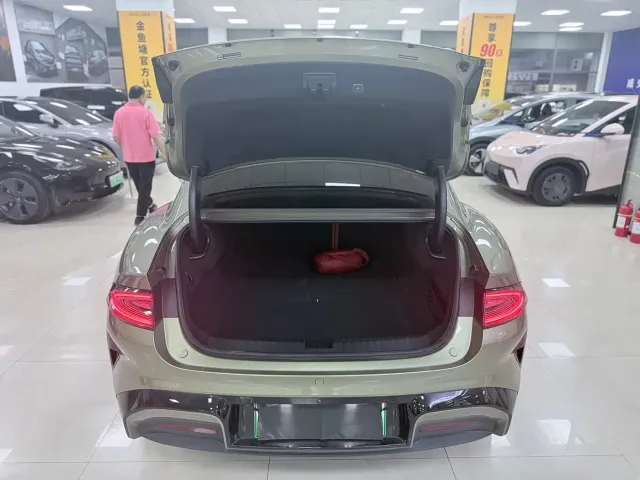 Xiaomi SU7 — Фото автомобиля 10