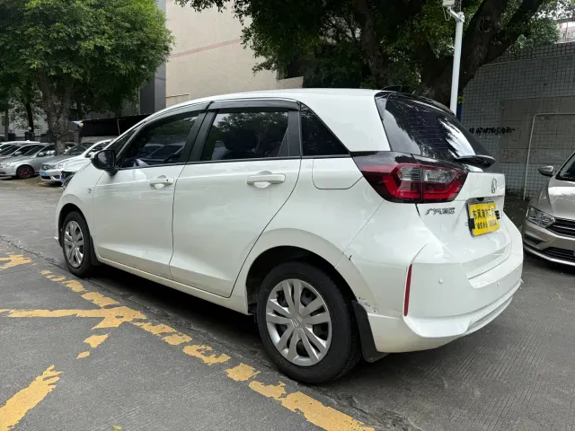 Honda Fit — Фото автомобиля 12