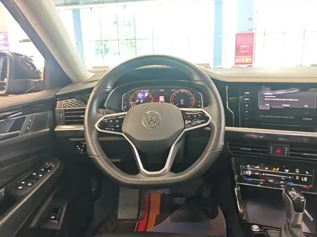 Volkswagen Passat — Фото автомобиля 10