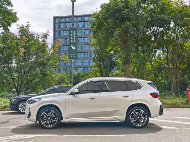 BMW X1 — Фото автомобиля 3