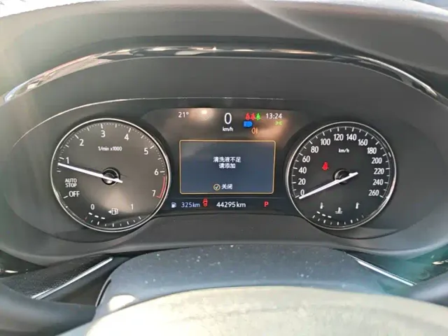Buick Envision Plus — Фото автомобиля 11