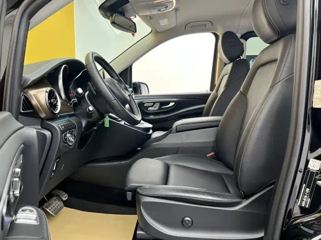 Mercedes-Benz V-Class — Фото автомобиля 20