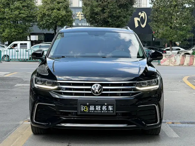 Volkswagen Tiguan L — Фото автомобиля 2