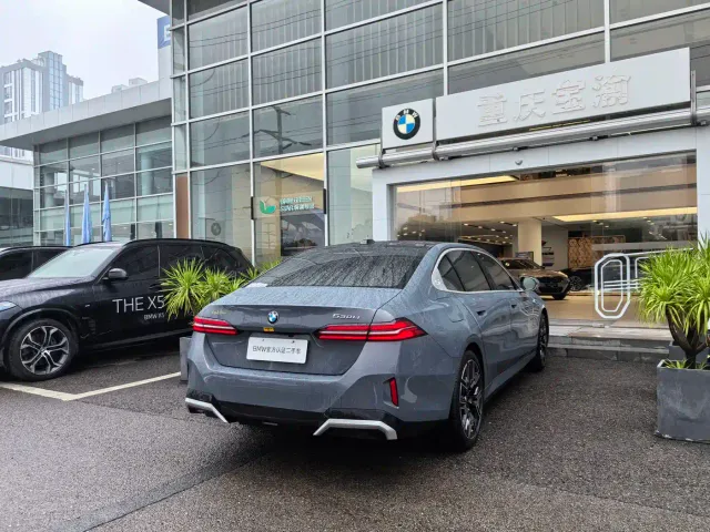 BMW 5 Series — Фото автомобиля 22