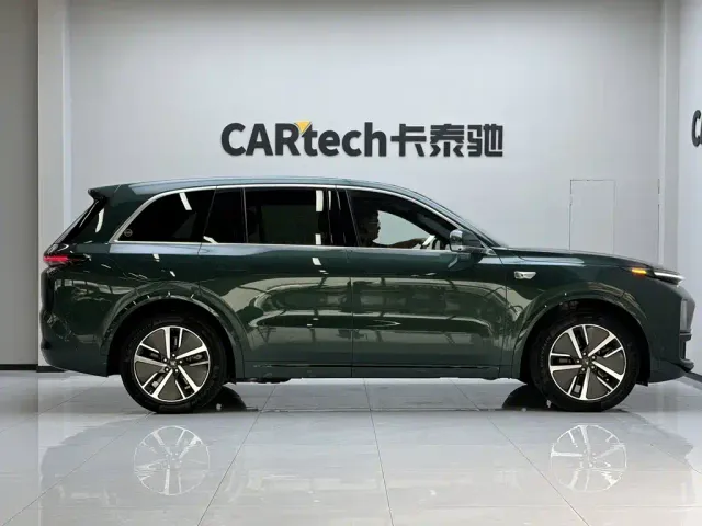 Li Auto L8 — Фото автомобиля 7