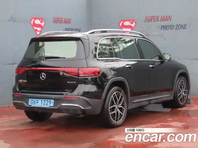 Mercedes-Benz EQB — Фото автомобиля 3